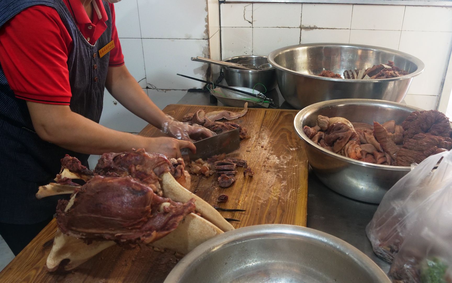 山东最牛驴肉馆,97年干到现在,一天卖两头,1000平方大院养活驴哔哩哔哩bilibili