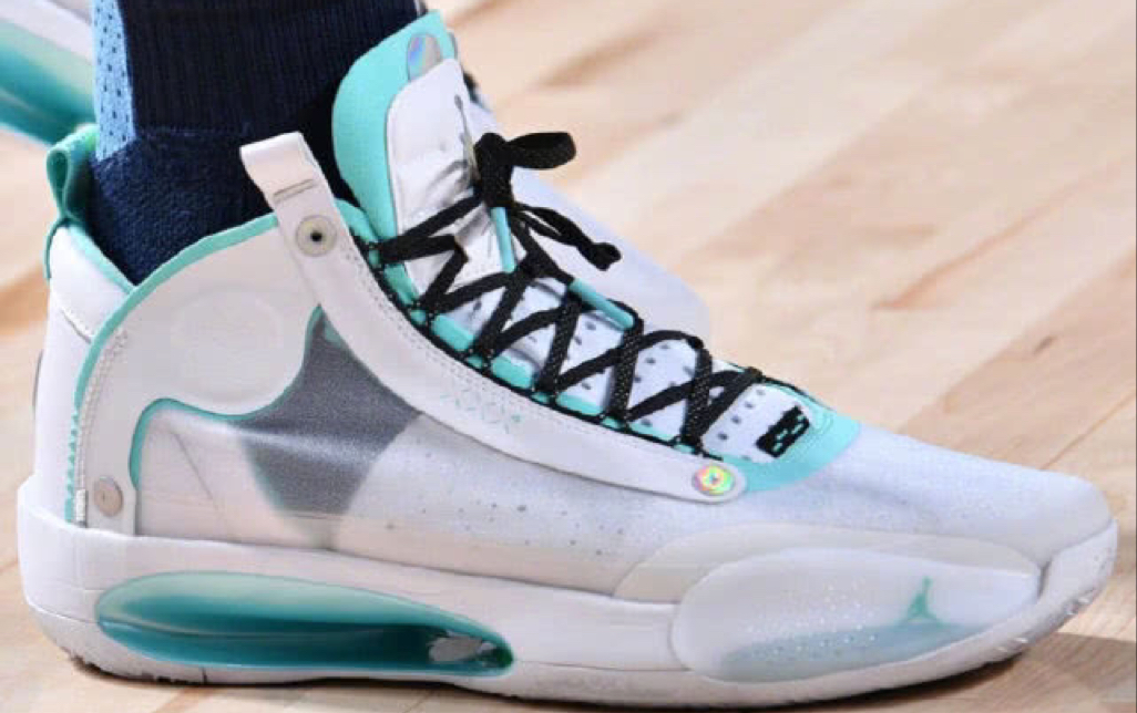 aj34郭艾伦开箱 初上脚体验(学生党不专业,希望能得到理解与支持!