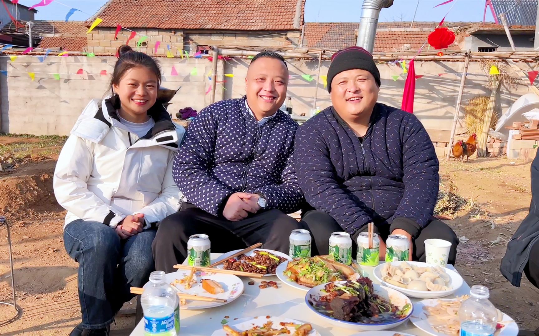 去喷香哥老家,和婶子灶台烙煎饼,兄弟五人跳舞蹈背媳妇,真精彩