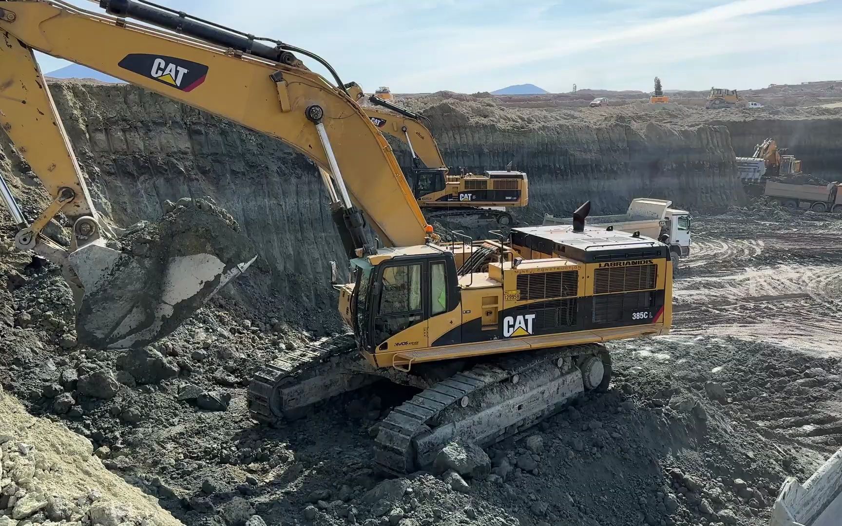 卡特彼勒385c挖掘机装载卡车- sotiriadis_labrianidis采矿厂