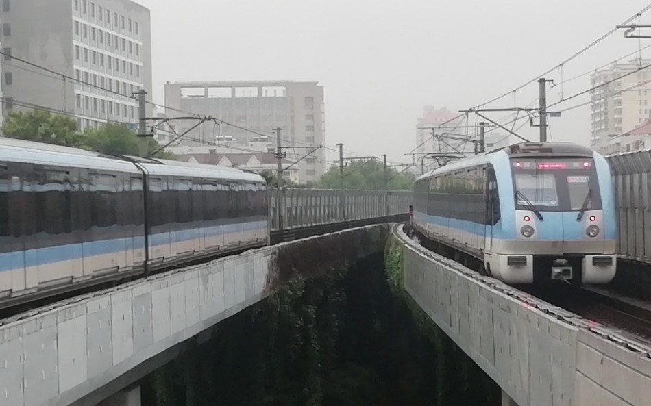 南京地铁1号线(095096)和(097098)中华门站交汇