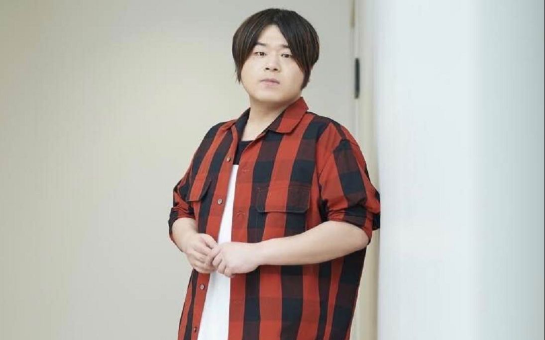 过于好笑岳云鹏晒全球分鹏与日本艺人松冈祯丞撞脸