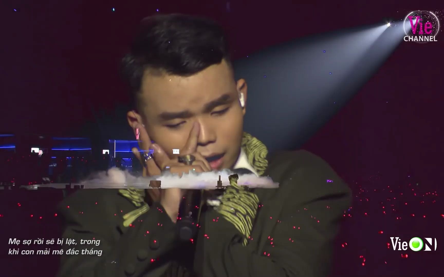 [图][越南歌曲] Yêu Là Phải Nói - LOR I Concert Rap Việt All-Star 2021