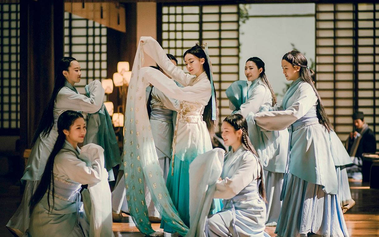 剑魂美人能文能武古装女子舞蹈打戏混剪赏心悦目