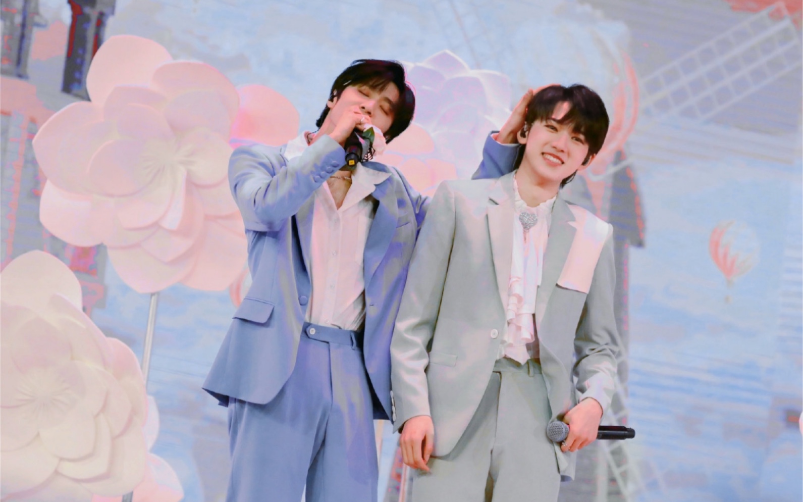 【文轩】世界上的另一个我合作舞台!