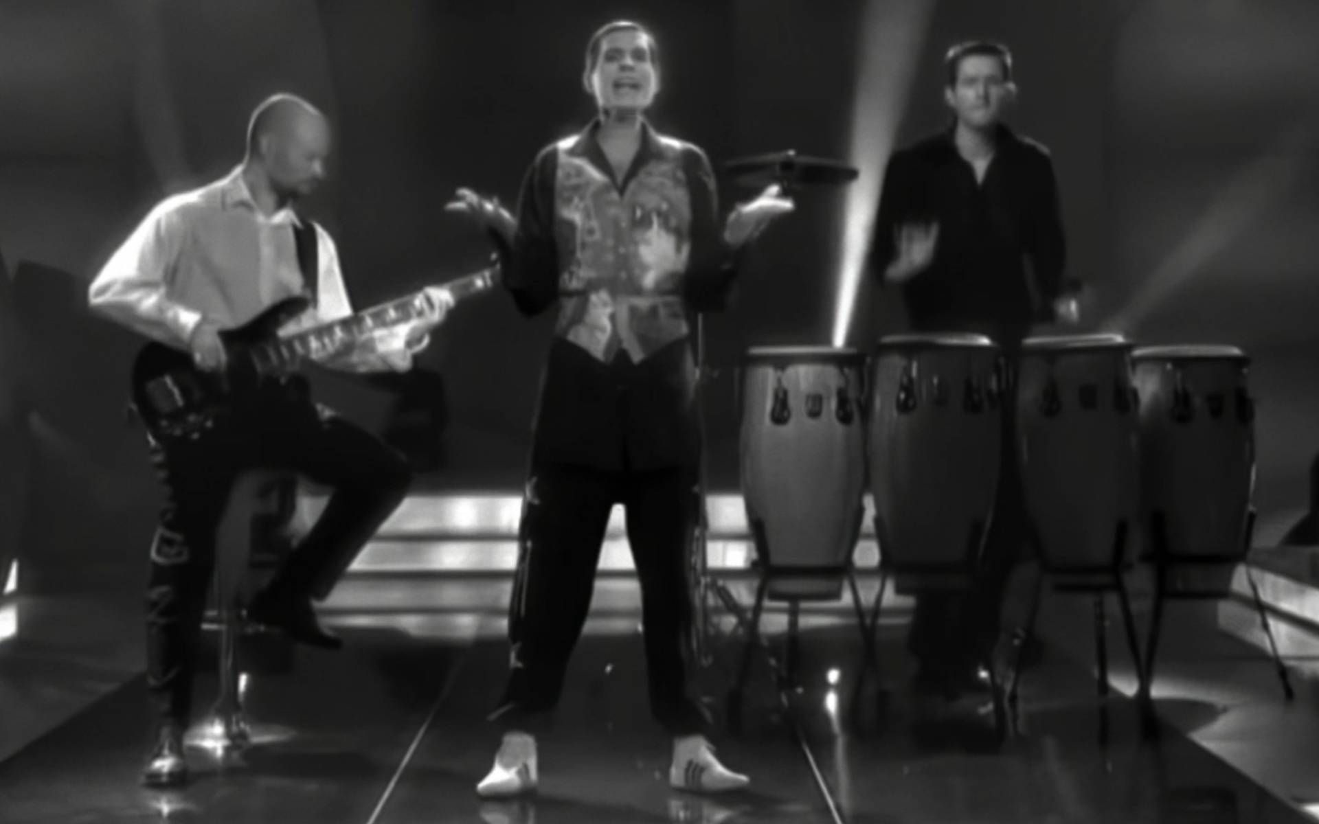 [图]Freddie Mercury - These Are The Days Of Our Lives - Hologram Live【全息投影 HD修复】