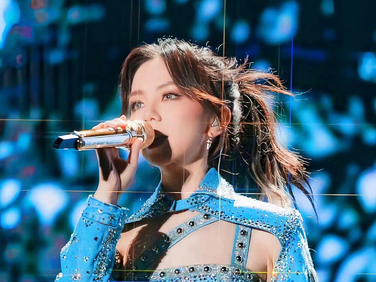 【邓紫棋演唱会】牛仔p3 walk on water