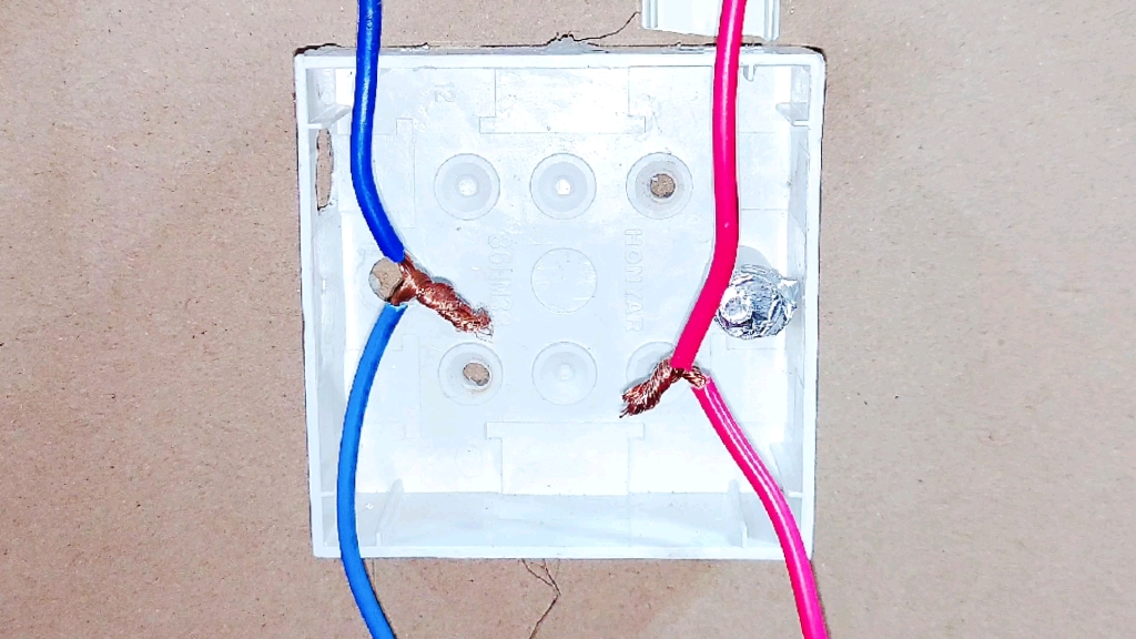 电工接线再也不用缠电工胶布了,用这3个方法接电线,简单又方便哔哩哔哩bilibili