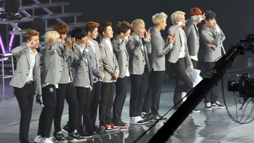 EXO12人最后一次演唱会鹿晗cut哔哩哔哩bilibili