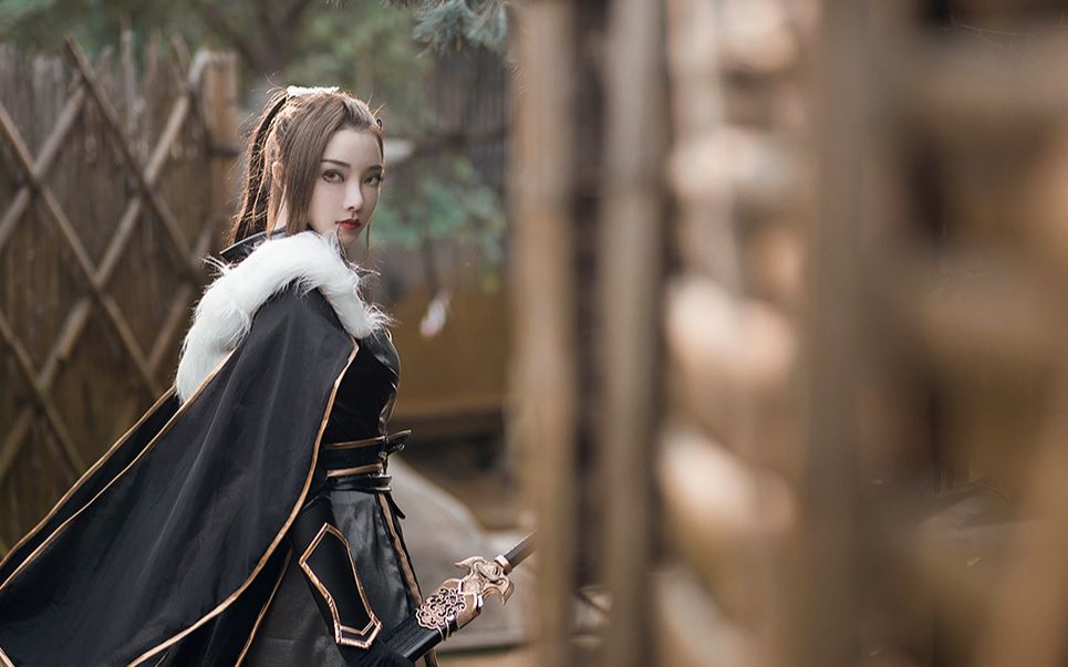 【真人短片】神还原cosplay逆水寒龙吟小姐姐,怒涛中的剑影.