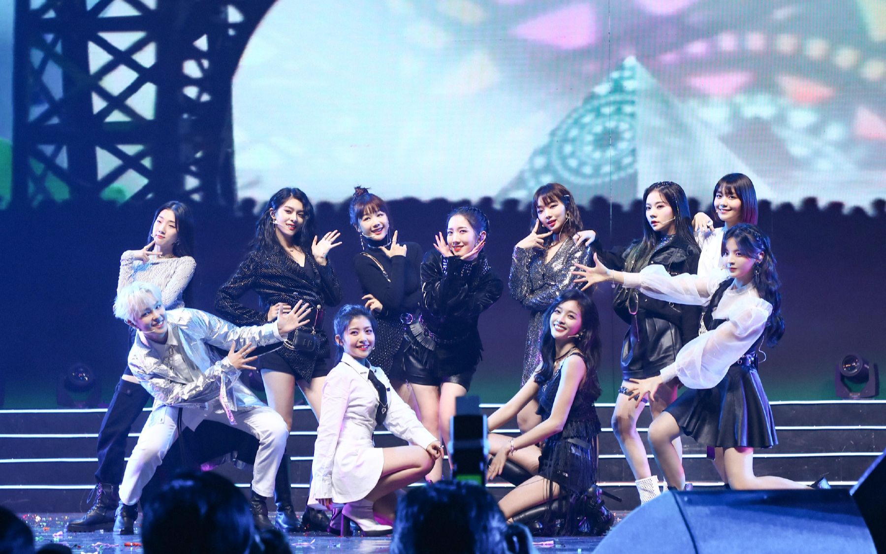 【舞台混剪】让火箭少女101狙击你的心☆_哔哩哔哩 (゜-゜)つロ 干杯