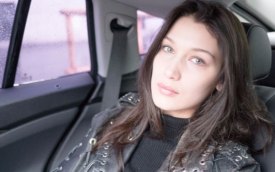 跟着bella hadid去miu miu大秀