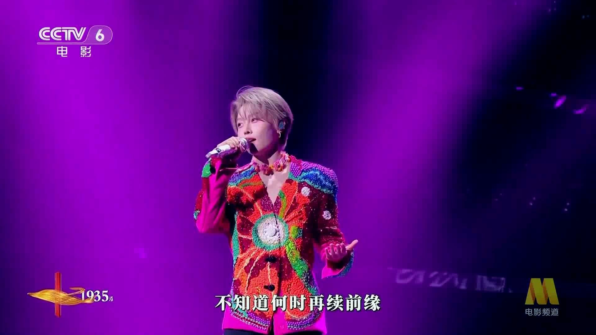 《走过咖啡屋》 演唱：刘雨昕、金海心【2025湾区升明月大湾区电影音乐晚会】20250928_202615