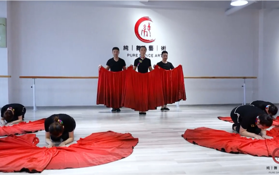 八月(凉山)彝族舞蹈研修班之披毡组合_哔哩哔哩 (゜-゜)つロ 干杯