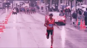 Скачать видео: “雨中大急走”——川内优辉