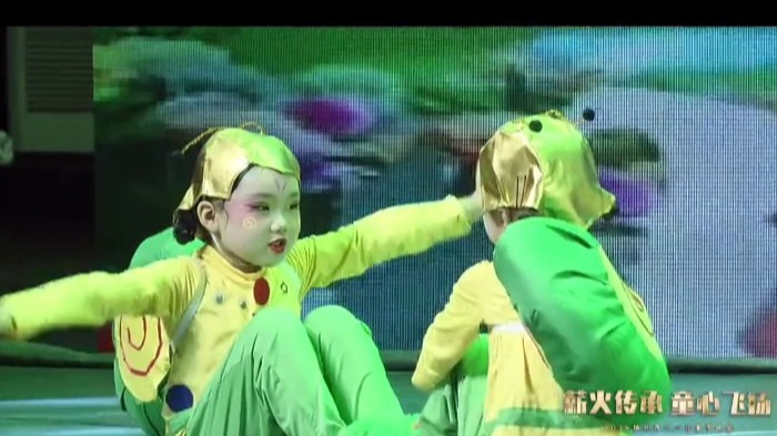 少儿舞蹈 蜗牛的梦想#幼儿舞蹈 #幼儿园六一舞蹈 #春节舞蹈 #蜗牛的梦想 #少儿舞蹈 舞蹈完整版➕音乐