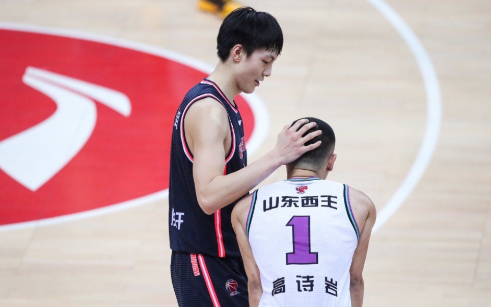 采访高诗岩胡明轩和赵睿赛前让我买车票回家