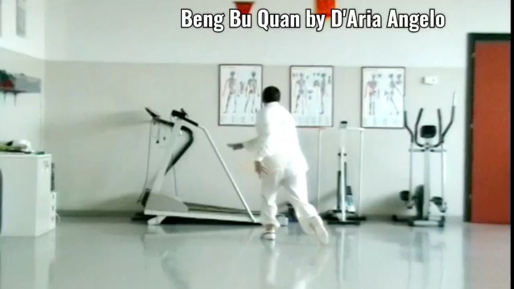 太极螳螂拳之蹦補(崩补)