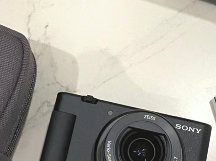 索尼(sony)zv1 数码相机 vlog 4k视频 美肤拍摄 zv-1套机 :3000.