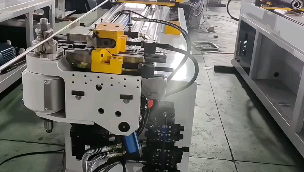 全自动数控弯管机,三维立体管件弯制一次成型