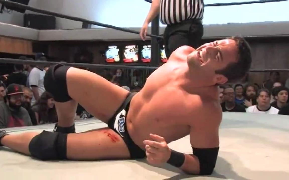 [图]Roderick Strong VS. Brian Cage