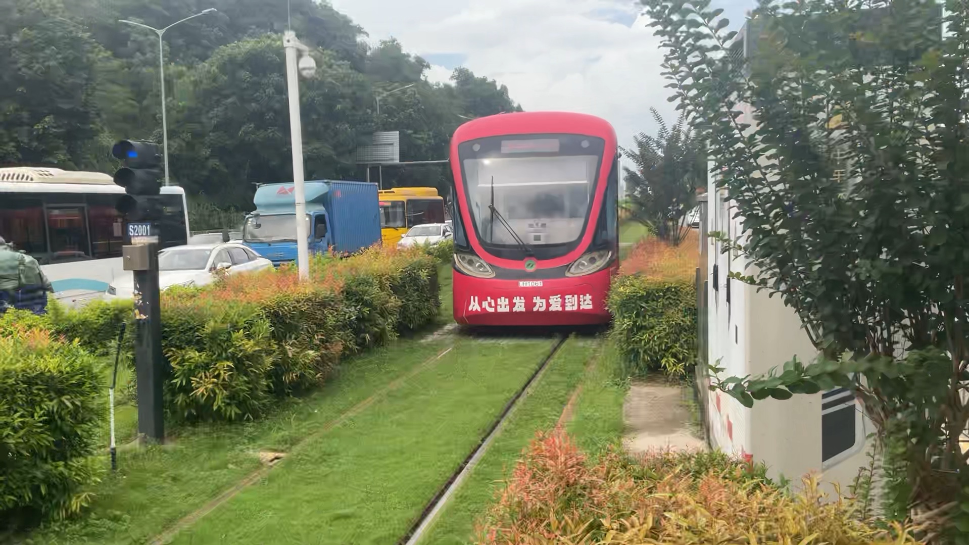 深圳有轨电车新澜站折返