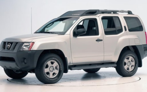 2007 日产 埃斯特拉 正面40%偏置可变形壁障碰撞测试(驾驶侧) iihs