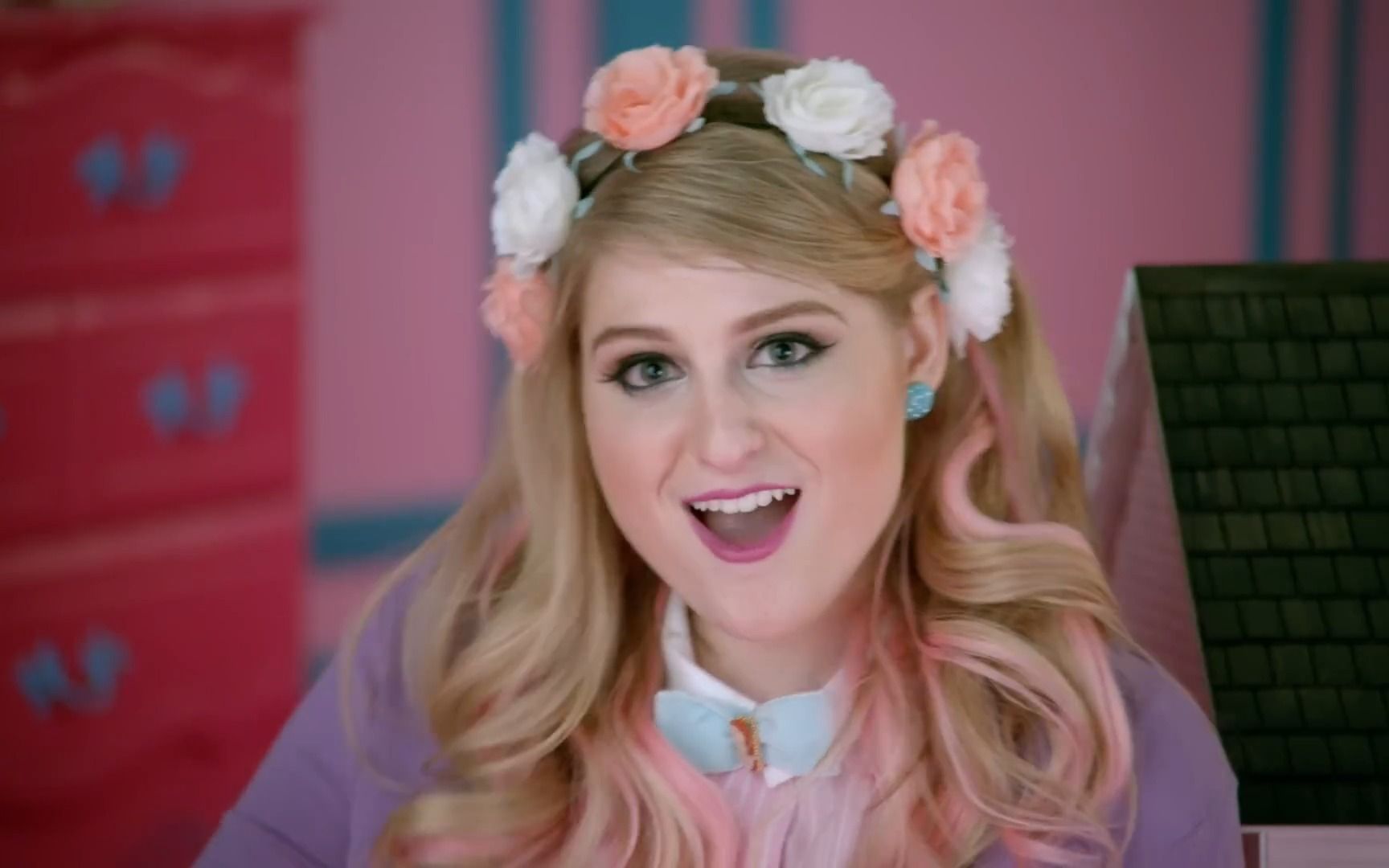 [图]6-梅根·特瑞娜Meghan Trainor - All About That Bass (Official Video).mp4