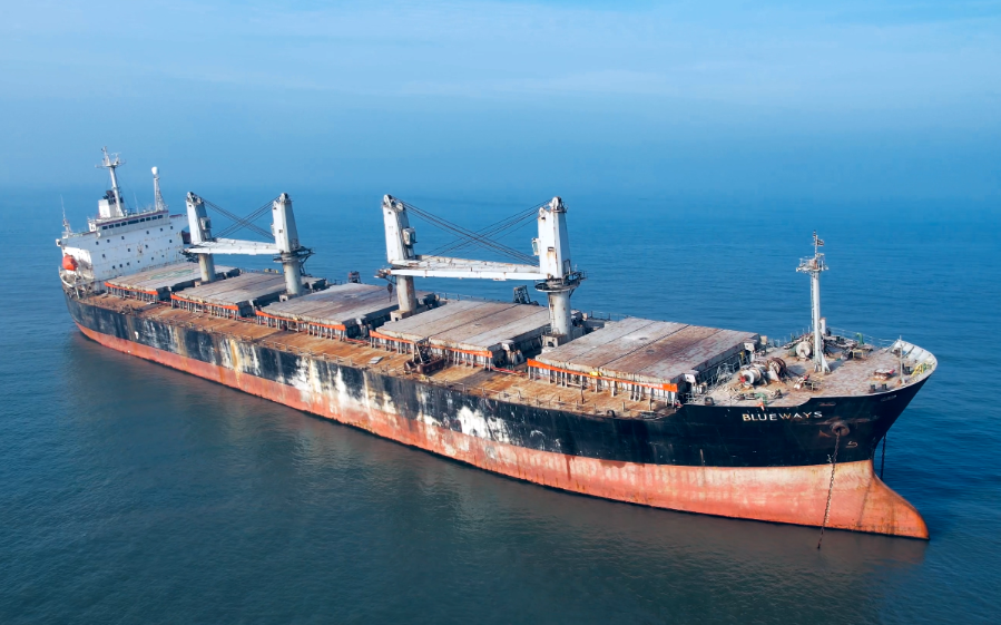 海边冥想 · 沉浸式飞略布鲁威斯号搁浅货轮