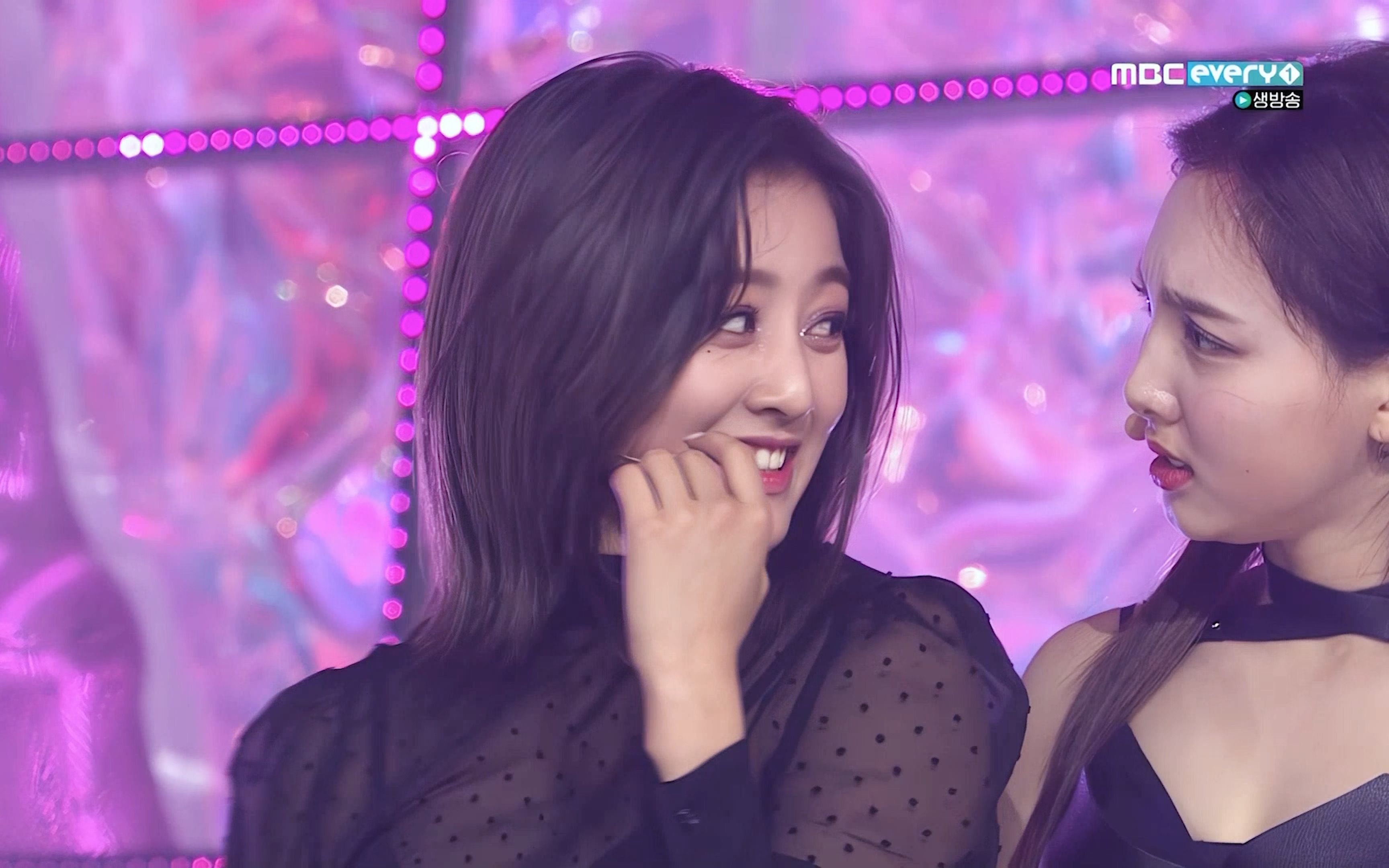 4klivetwicefancy190501mbceveryshowchampion