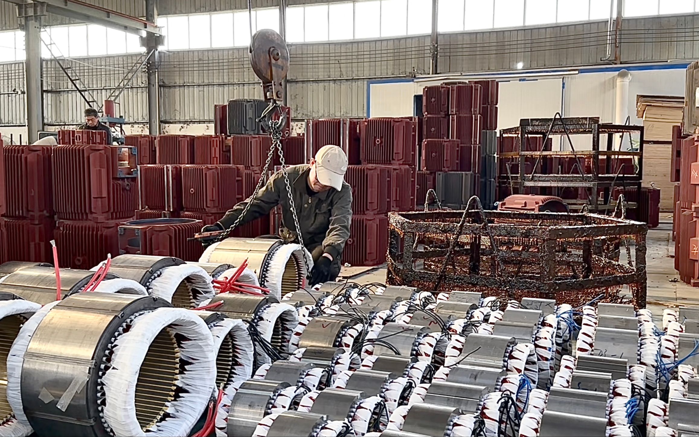 第一视角带您体验一下电机的生产流程,手工化程度很高