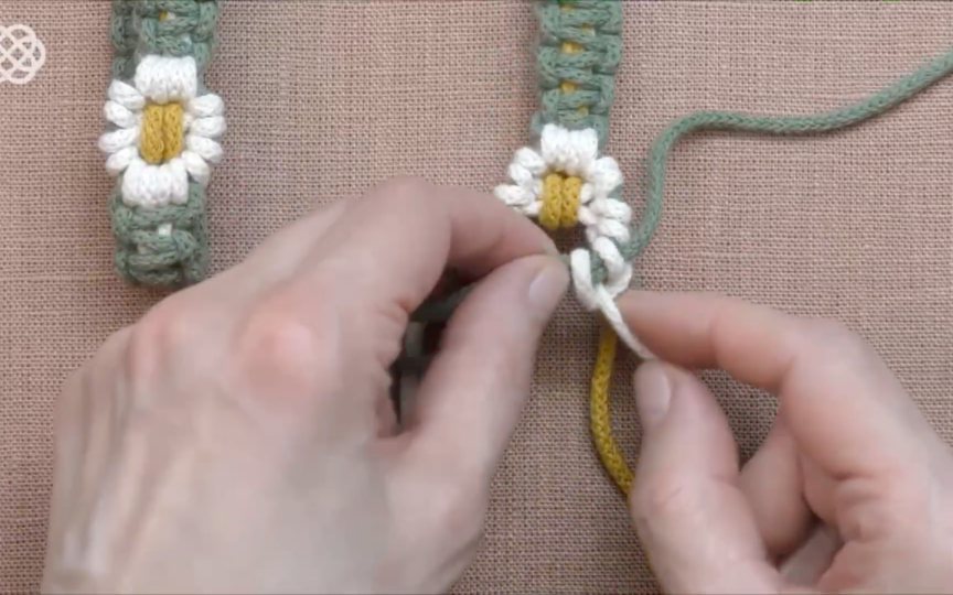 mamacrame小雏菊钥匙挂编织教程