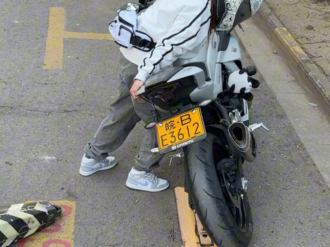 你猜为什么女骑不搭理你？