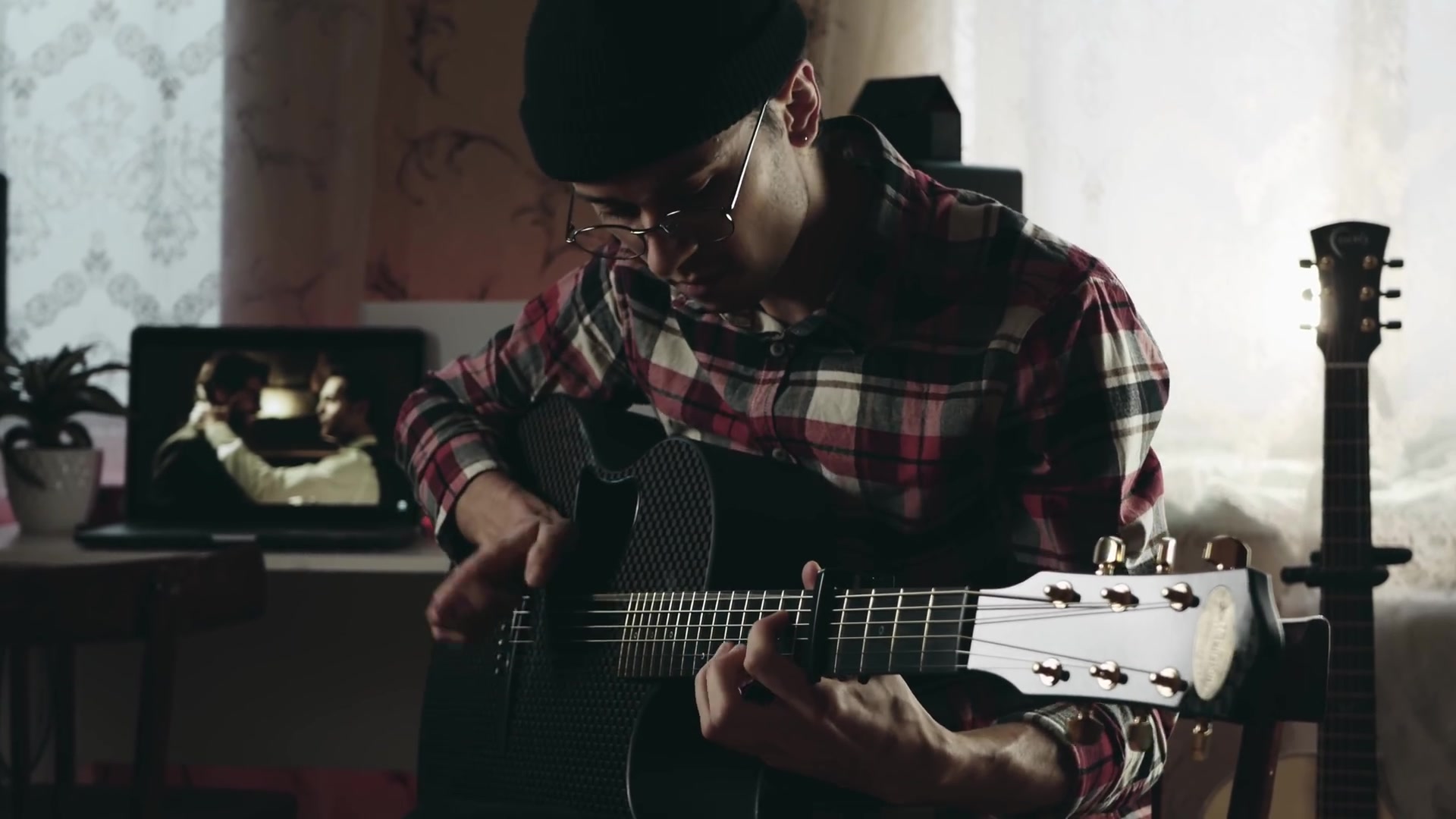 俄罗斯指弹大佬eironareth吉他翻弹纸钞屋bellaciao啊朋友再见