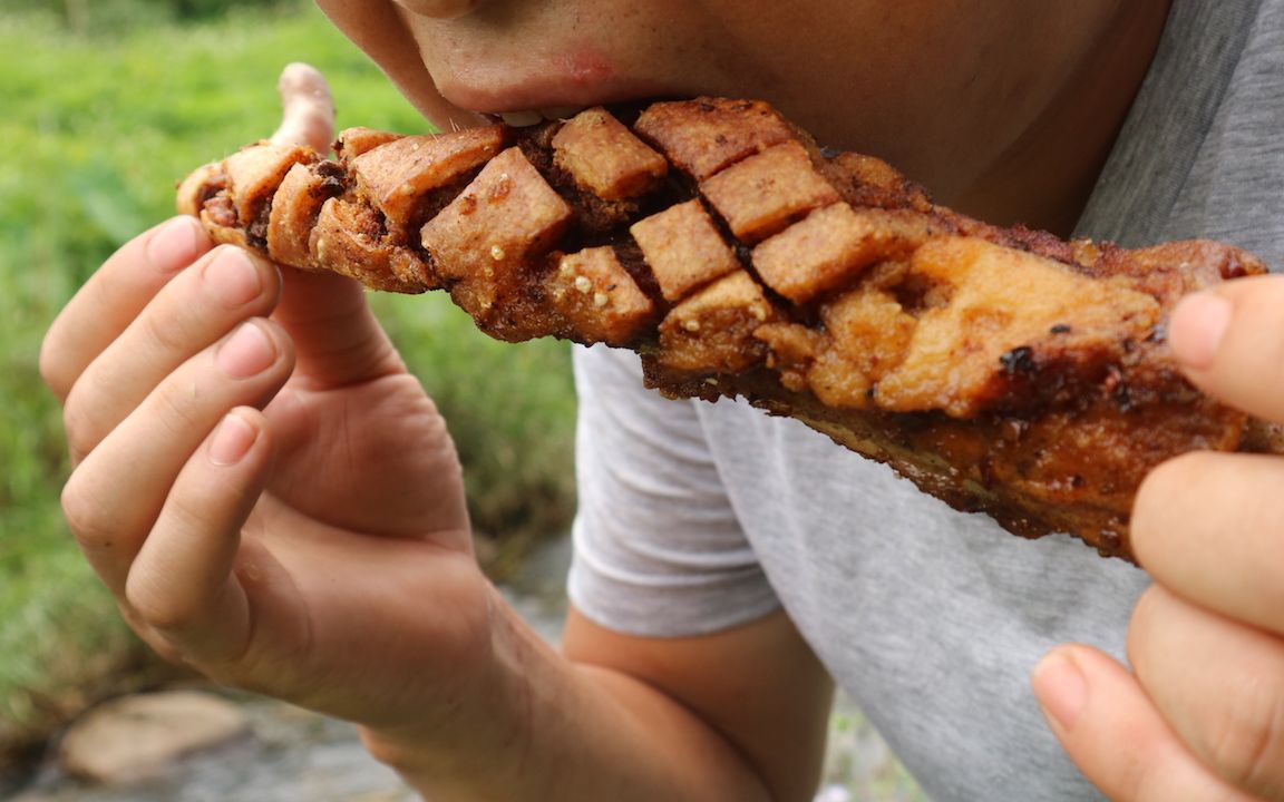 【老仙味食】猪尾骨这吃法你吃过吗?又脆又香,看饿了哔哩哔哩bilibili