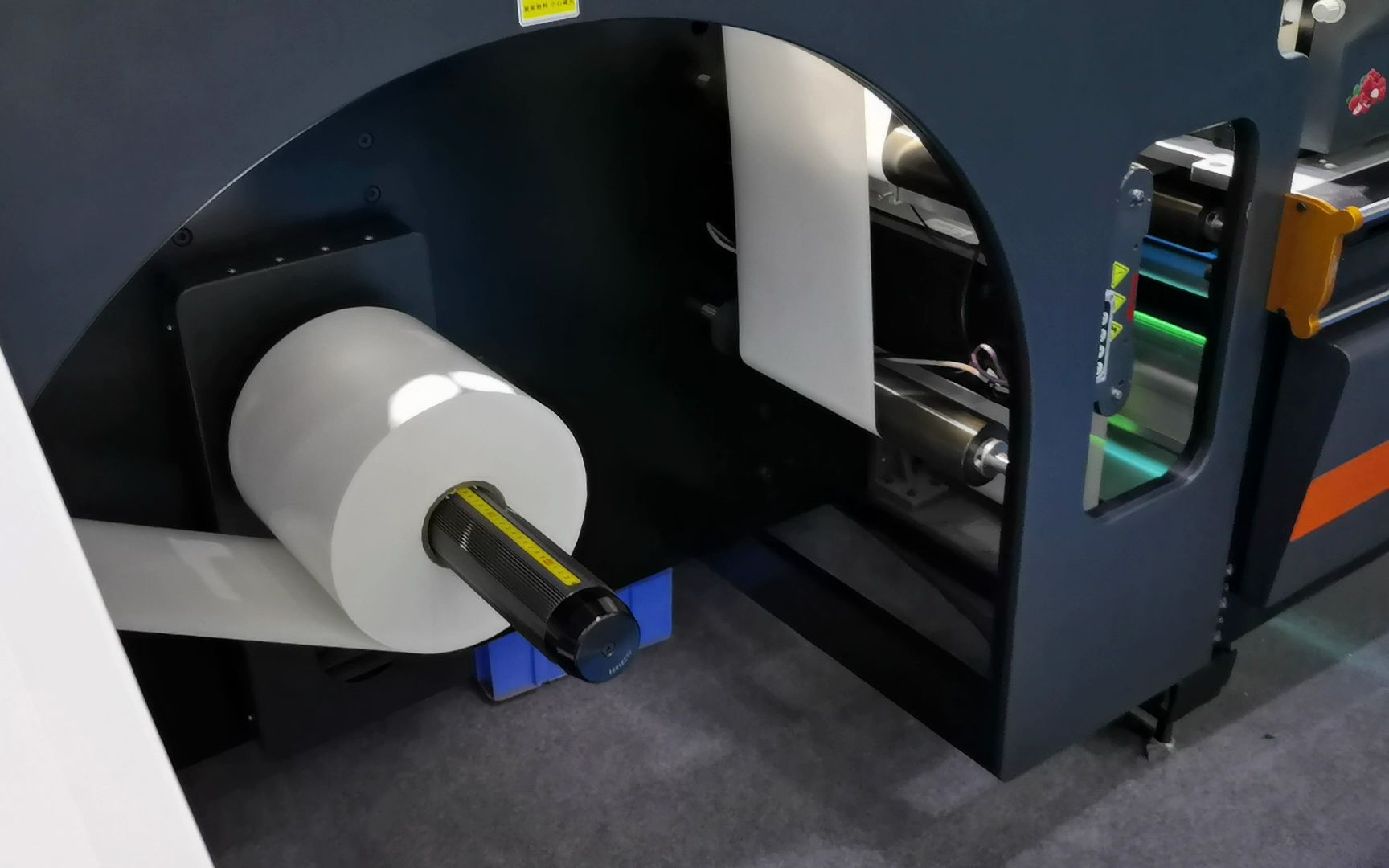 润天智彩神混合6色数码标签印刷机j-350 pro