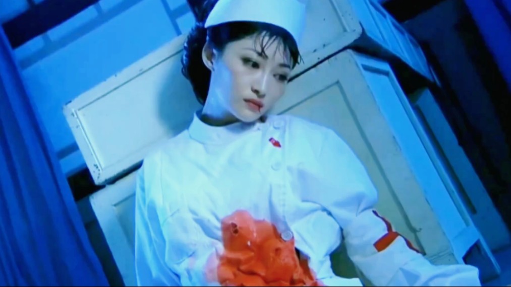 伪装成护士的反派女特中枪