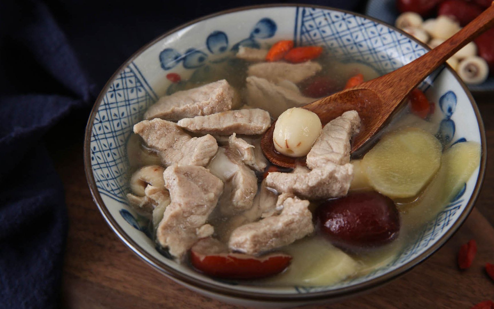 橄榄瘦肉汤，经常熬夜喉咙不舒服的人，要多喝这道汤 - 哔哩哔哩