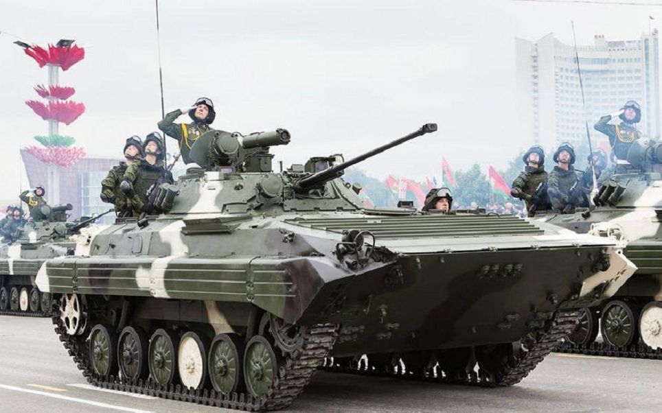 [图]【钢铁猛兽】BMP-2步兵战车车长、炮长位展示与简单说明