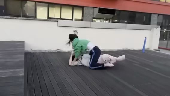 女生打架
