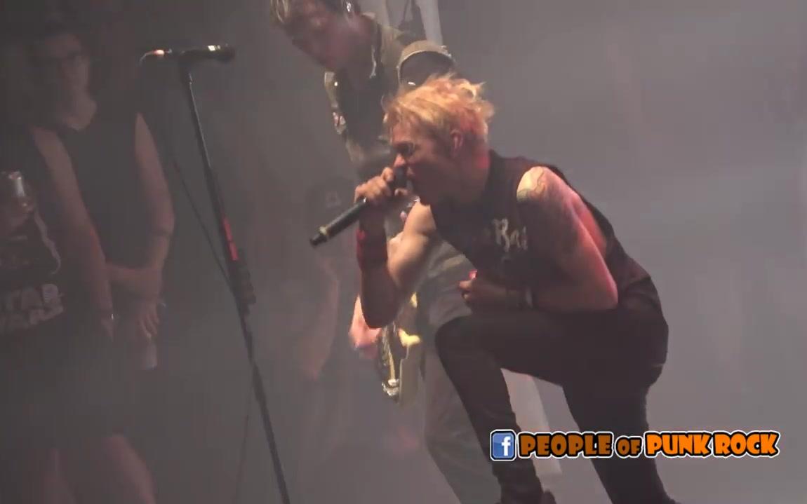 [图]SUM 41现场翻唱林肯公园 - Faint (Linkin Park) @ Festival d'été de Québec