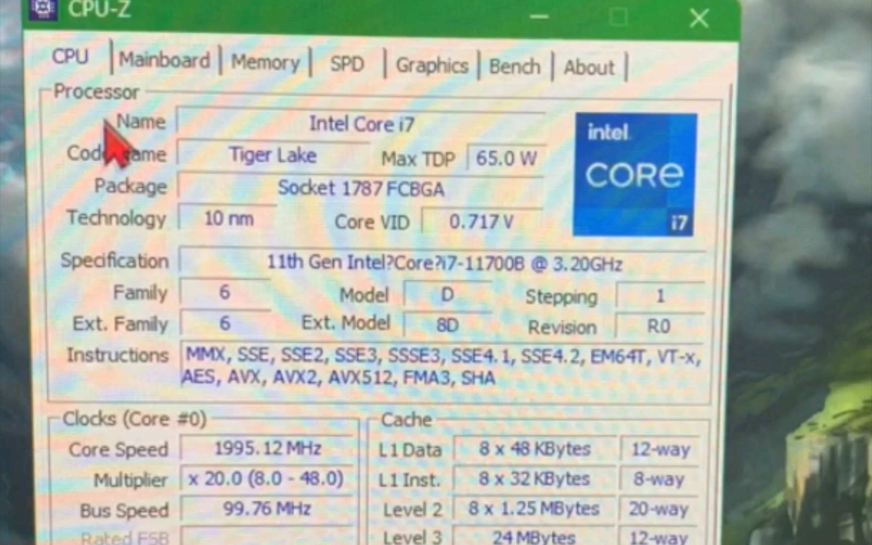 INTEL CORE I711700B处理器默频状态下性能参数和CPUZ测试得分.感谢粉丝“心想是橙”提供测试视频!哔哩哔哩bilibili