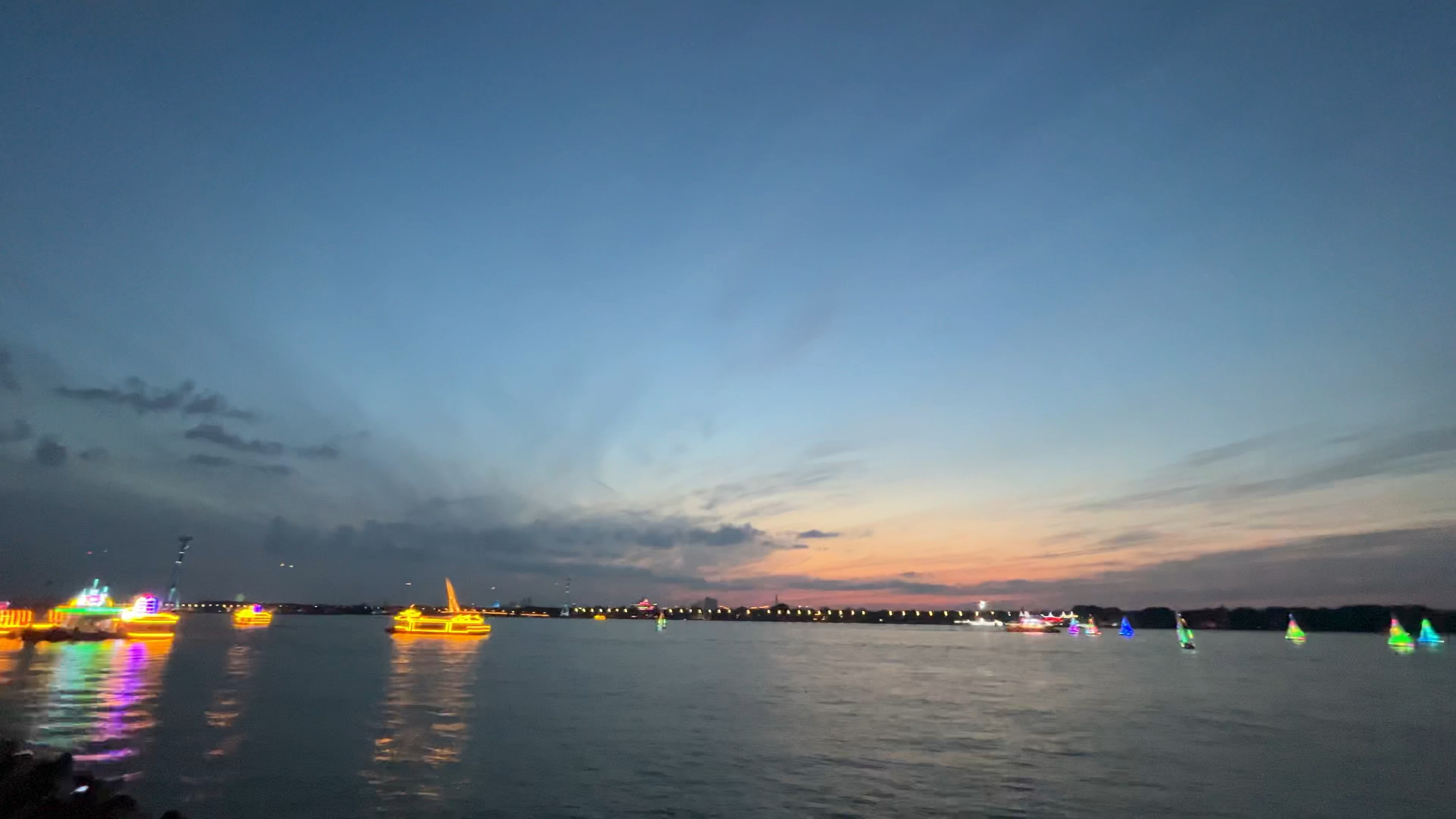 哈尔滨松花江夜景