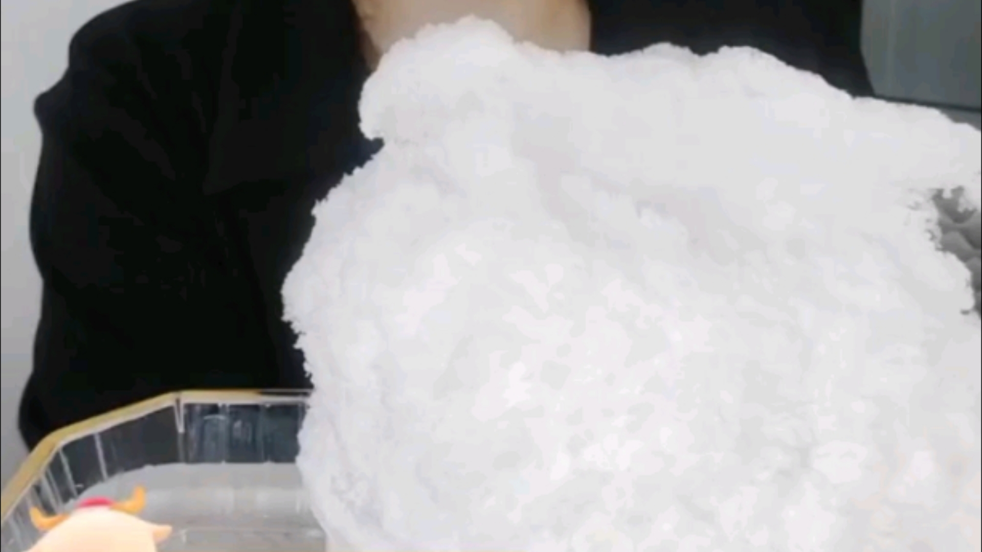 爱吃冰的涵姐的脆霜来咯