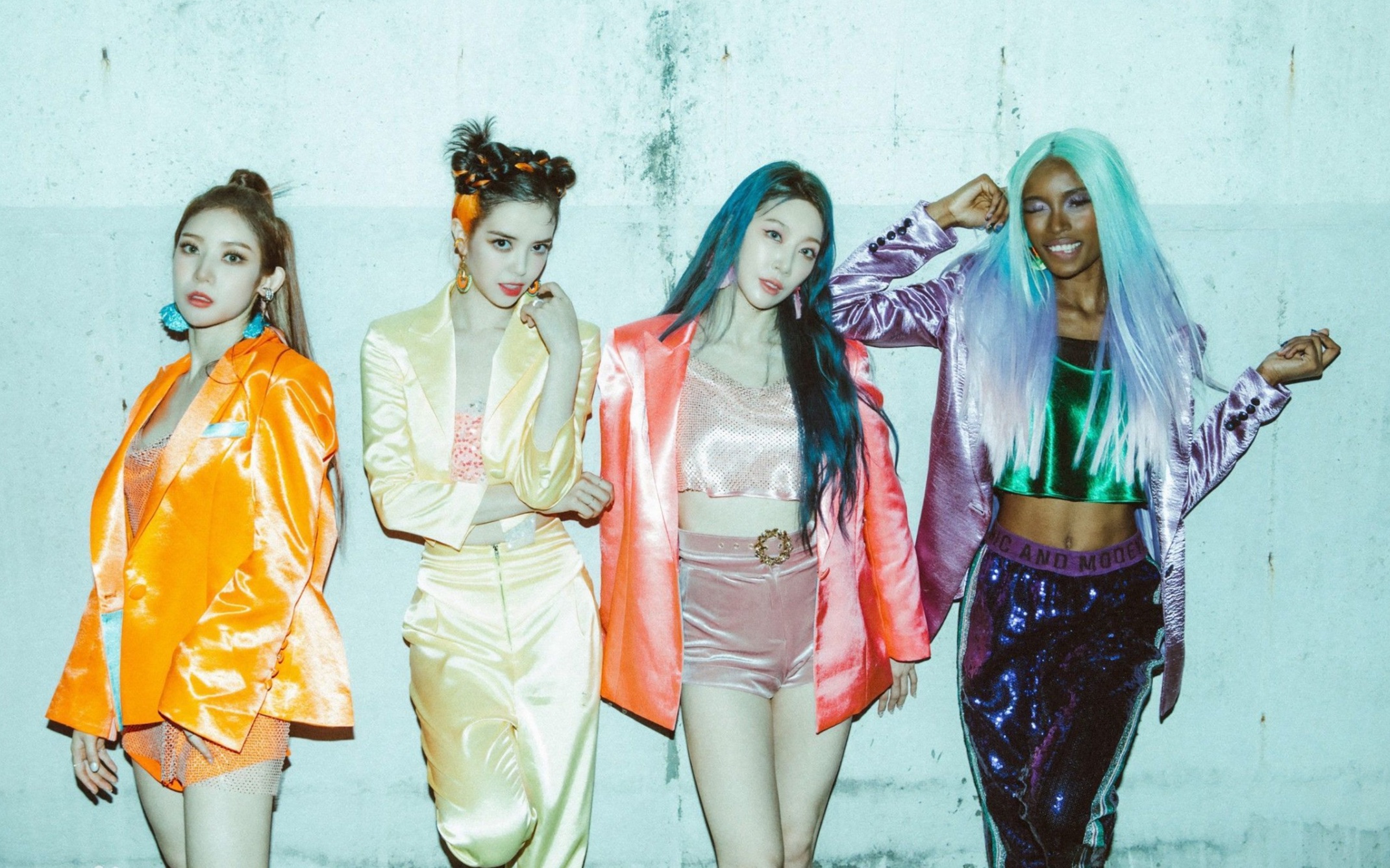 blackswan-close to me reaction墙外开花墙内香 希望能爆红