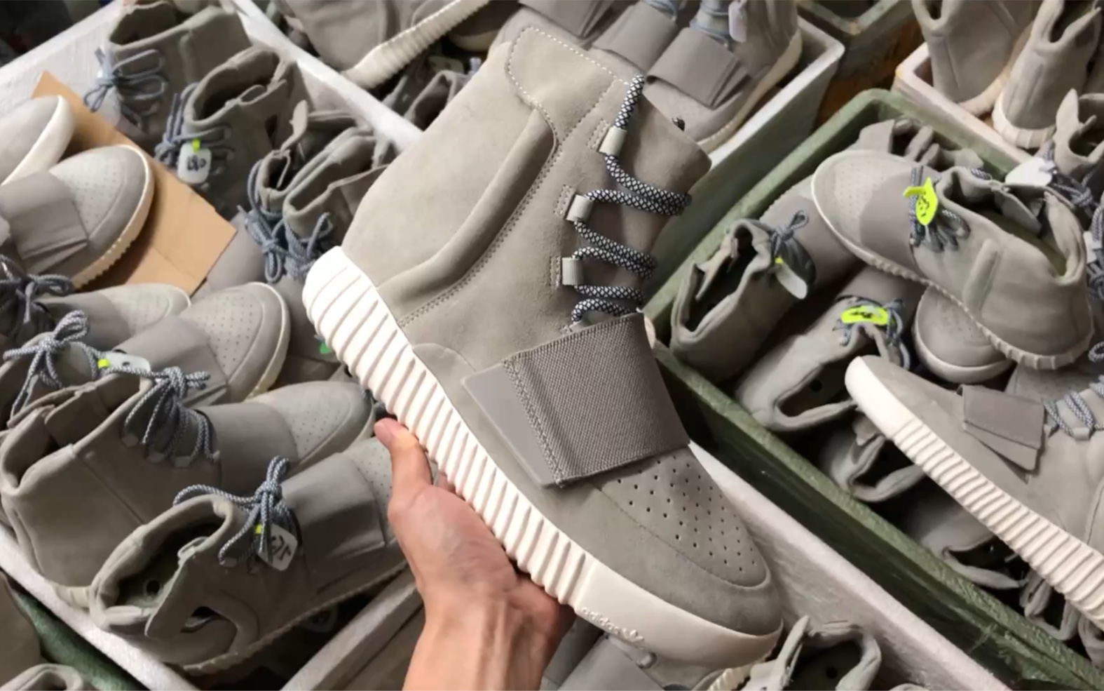 yeezy 750 boost 初代灰唯一纯原版本 全码出货