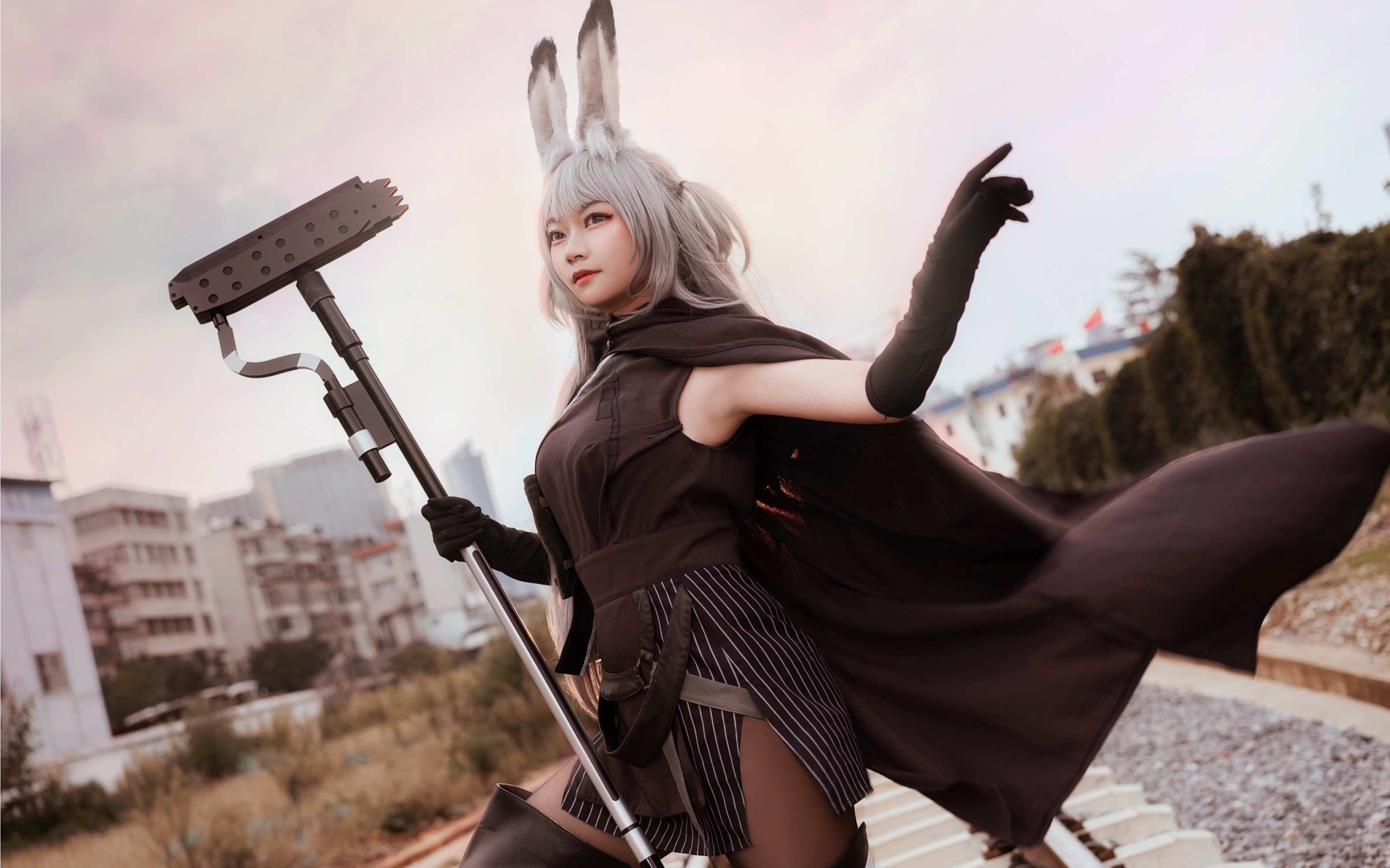 125】明日方舟暴行cos正片 「暴行已就位,博士请放心交给我吧,」