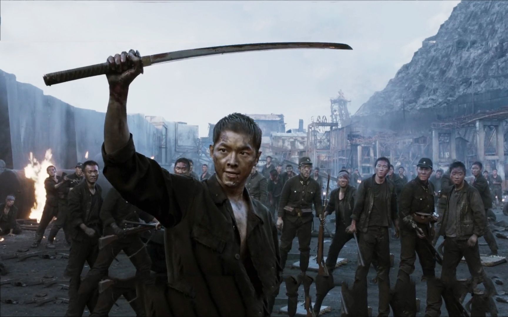 上千难民被活埋,特种兵揭竿而起,雷霆出手血战日本军团!动作猛片