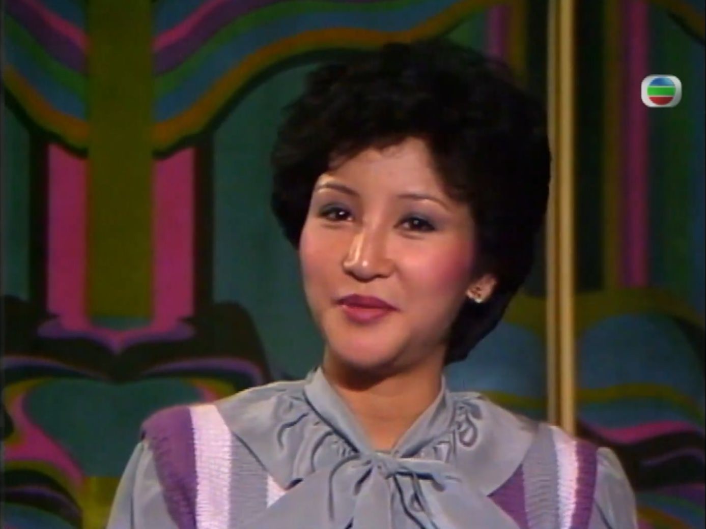 【狄波拉】产下谢霆锋后首次接受采访