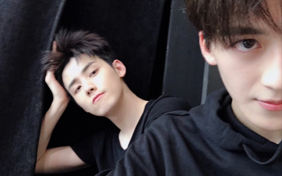 任豪x何洛洛小洛豪小洛豪滴滴滴滴滴我们俩